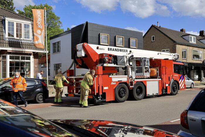 Dakrand komt los door harde wind