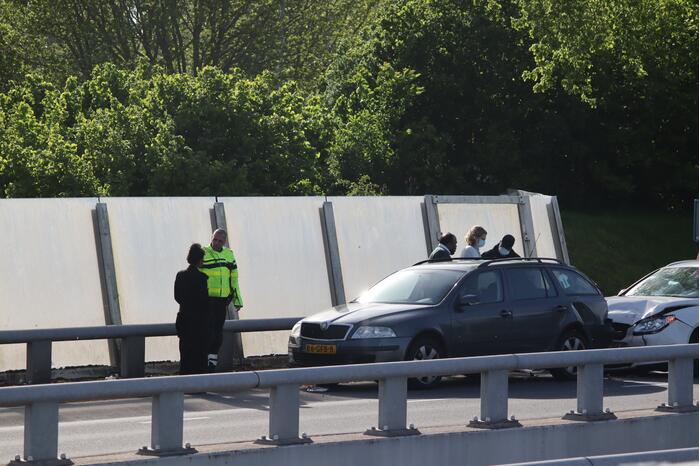 Veel schade bij kop-staartbotsing
