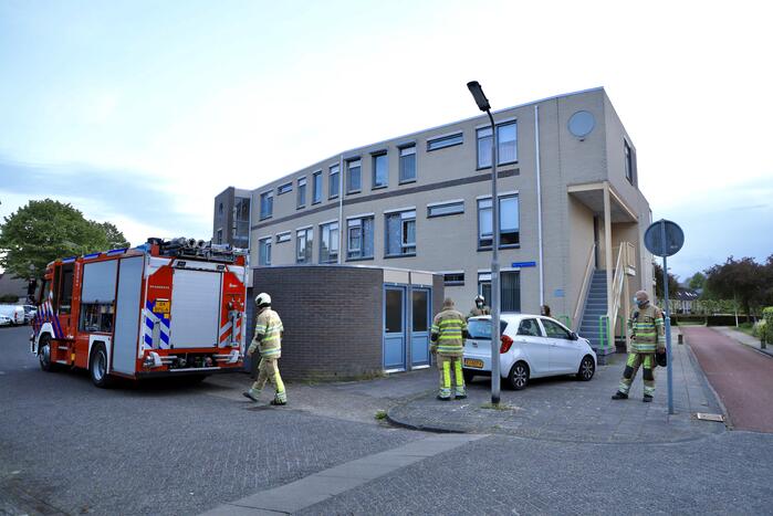 Brandweer ingezet voor loshangend zonnescherm
