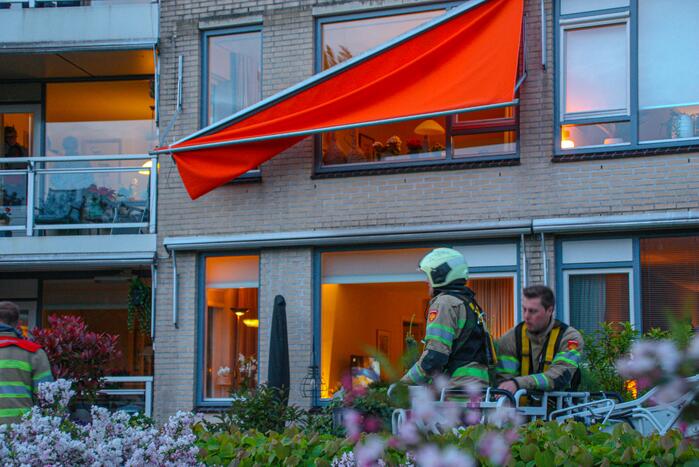 Brandweer ingezet voor loshangend zonnescherm