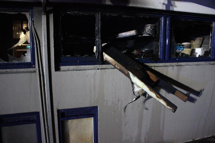 Veel rook bij brand in kelderbox