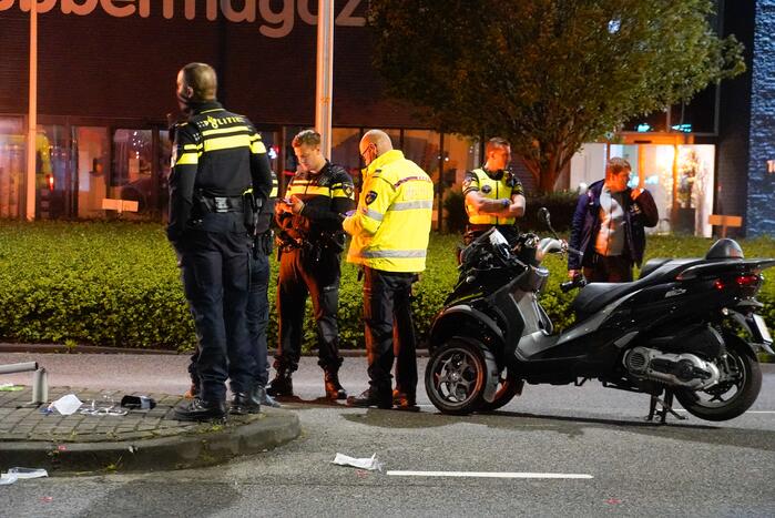 Persoon zwaargewond na ongeval met motorscooter