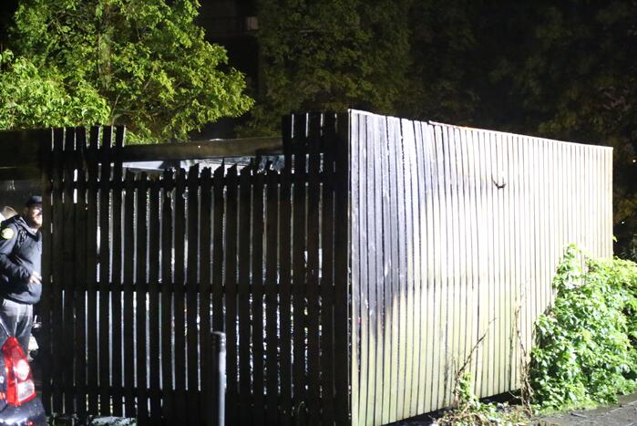 Fietsenstalling vliegt in brand, meerdere scooters verwoest