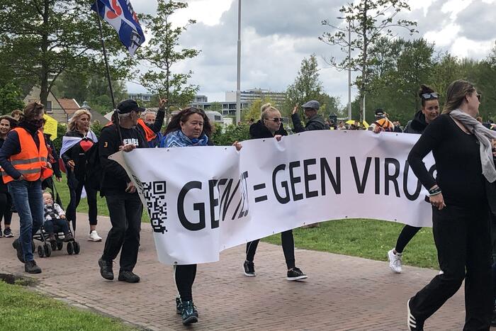 Honderden mensen lopen vrijheidsmars