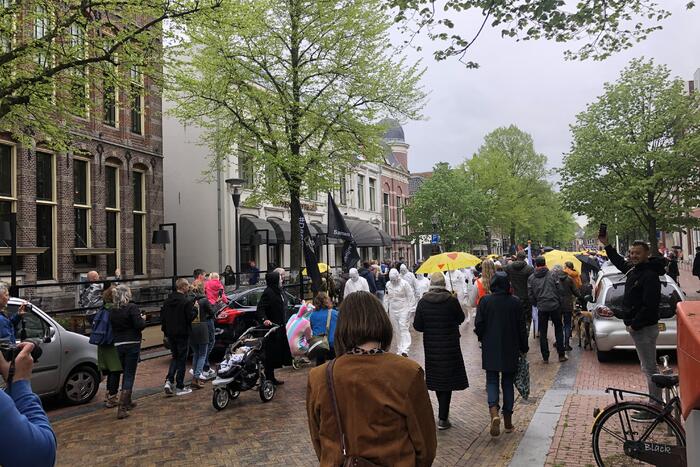 Honderden mensen lopen vrijheidsmars