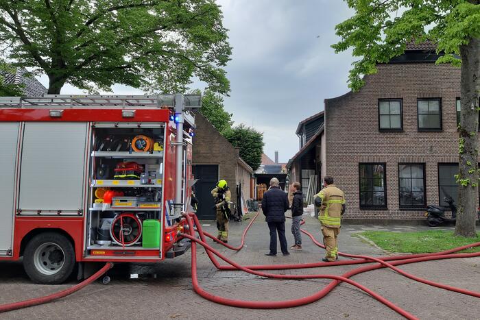 Flinke brand in schuur van woning