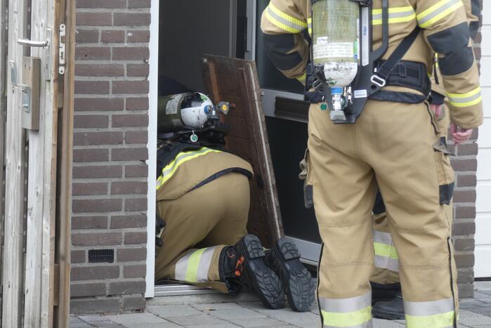 Brandweer verricht onderzoek naar gaslucht