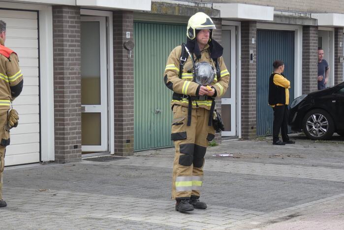 Brandweer verricht onderzoek naar gaslucht