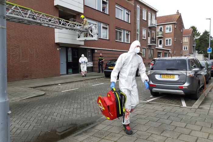 Een dode en ernstig gewonde bij steekpartij