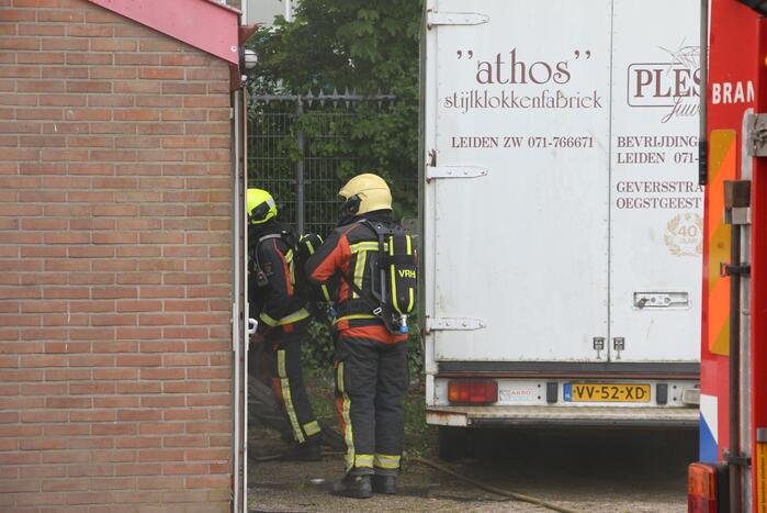 Enorme rookwolken bij brand Athos Klokkenfabriek