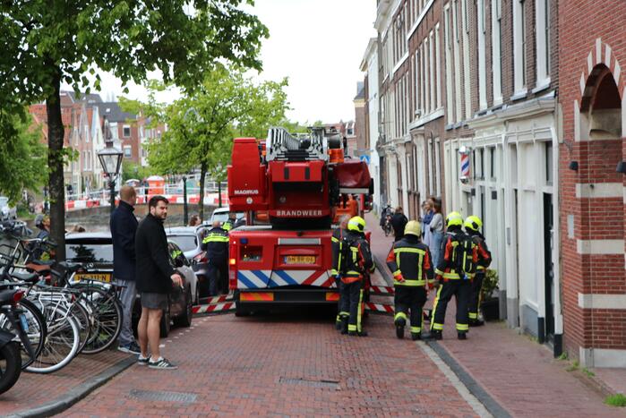 Brand op dak van woning