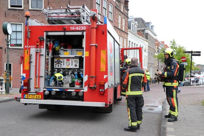Brand op dak van woning