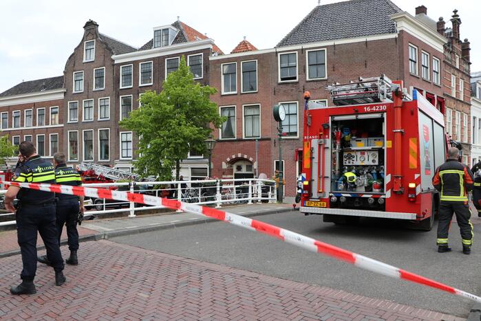 Brand op dak van woning