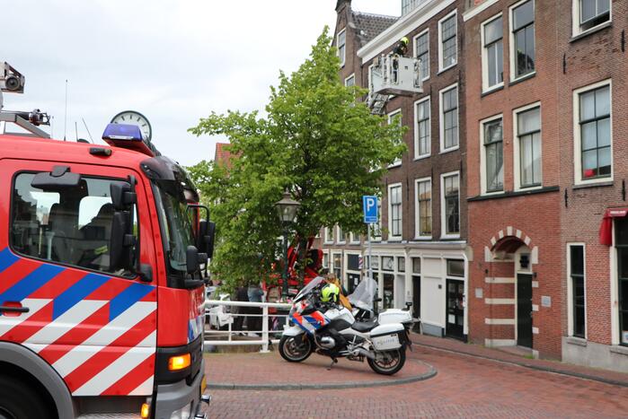 Brand op dak van woning