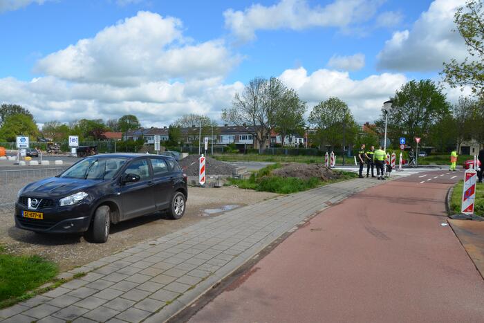 Fietser aangereden door auto op oversteekplaats