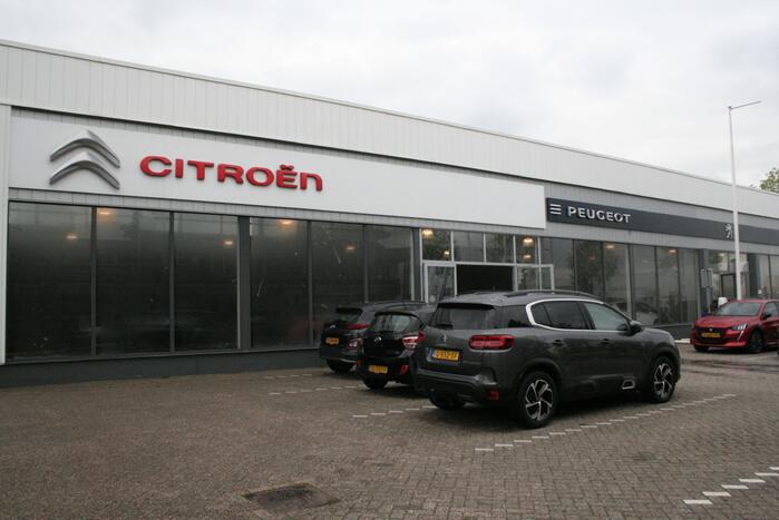 Grote brand in Citroën-garage Visscher PGH Tiel