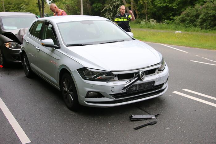 Ongeval tussen drie voertuigen