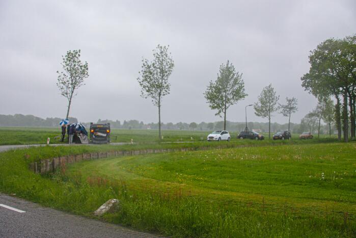 Gewonden nadat auto over de kop slaat