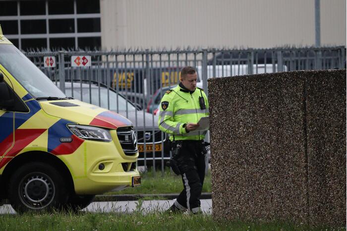 Brommobiel botst op personenauto