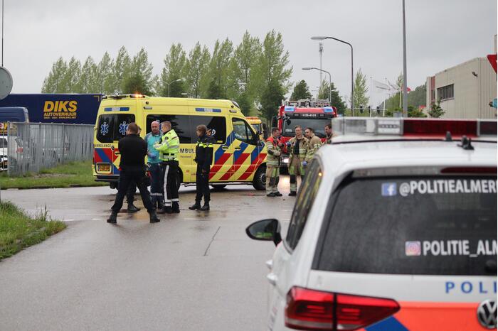 Brommobiel botst op personenauto