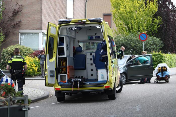 Gewonde bij botsing tussen twee voertuigen