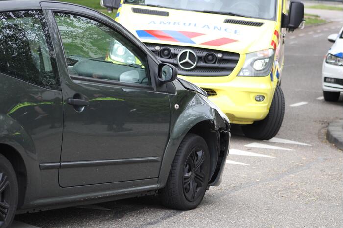 Gewonde bij botsing tussen twee voertuigen