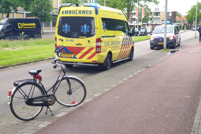 Jonge fietser geschept bij oversteekplaats