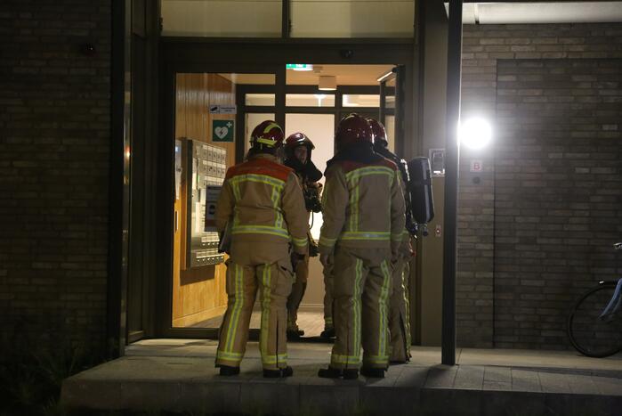 Brandweer blust brand in Laborhuis