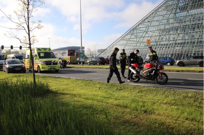 Motorrijder gaat onderuit