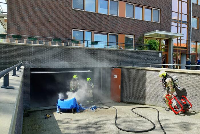 Veel rook bij brand in parkeergarage
