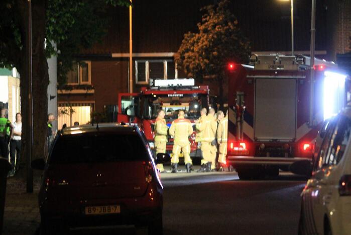 Brandende man over straat overleden