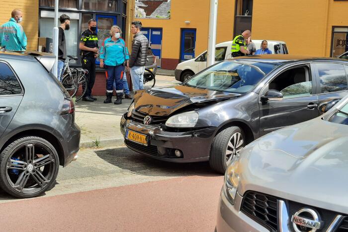 Schade bij ongeval tussen twee voertuigen