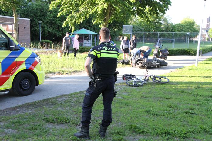 Persoon gewond na val met motorscooter