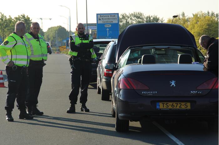 Schade bij ongeval tussen drie voertuigen