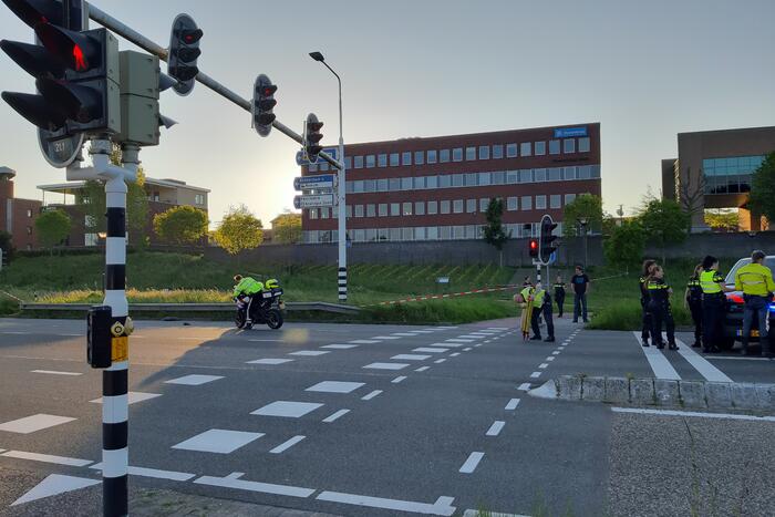 Fietser zwaargewond bij aanrijding met auto