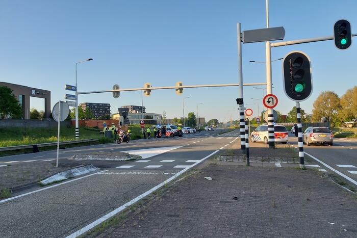 Fietser zwaargewond bij aanrijding met auto