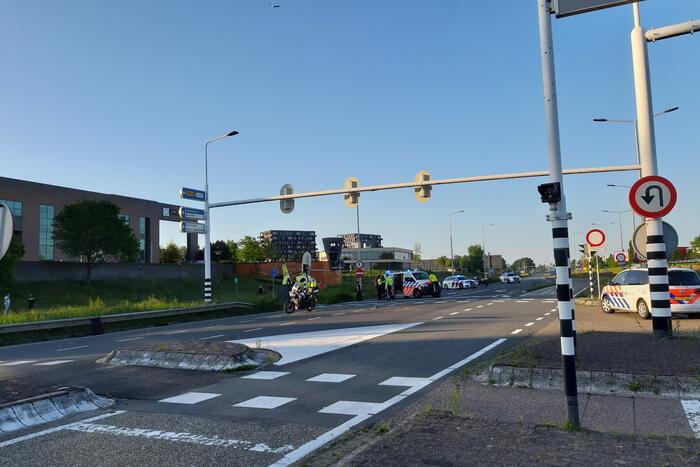 Fietser zwaargewond bij aanrijding met auto