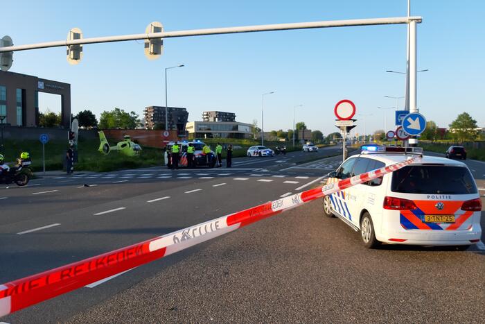 Fietser zwaargewond bij aanrijding met auto