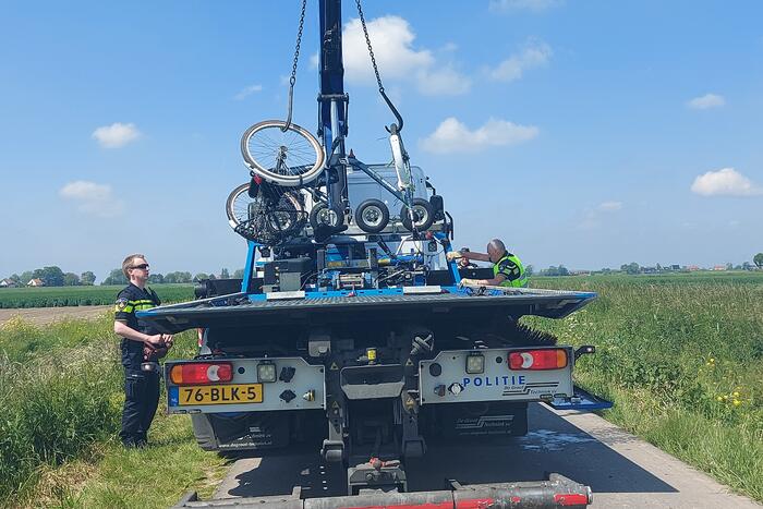 Bestuurder driewieler belandt in sloot