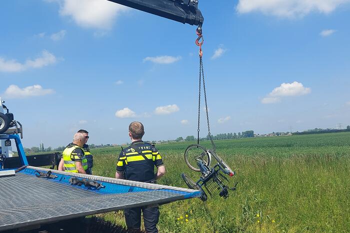 Bestuurder driewieler belandt in sloot