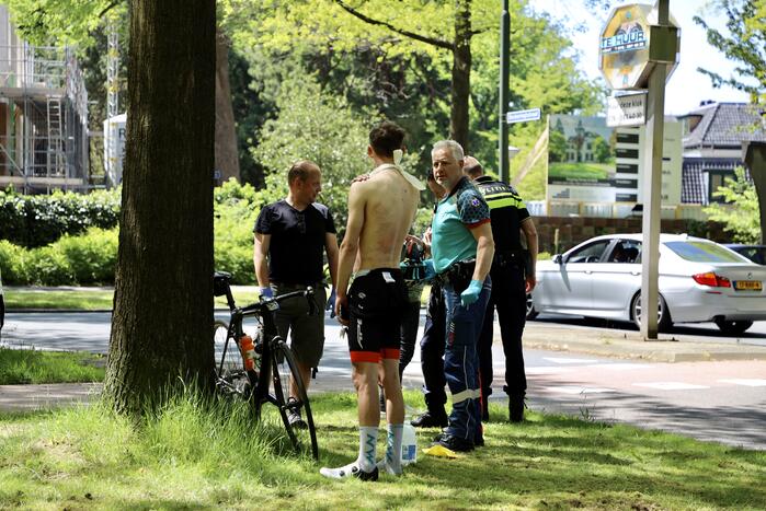 Overstekende wielrenner aangereden