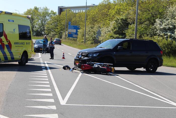 Ongeval tussen personenauto en motorrijder