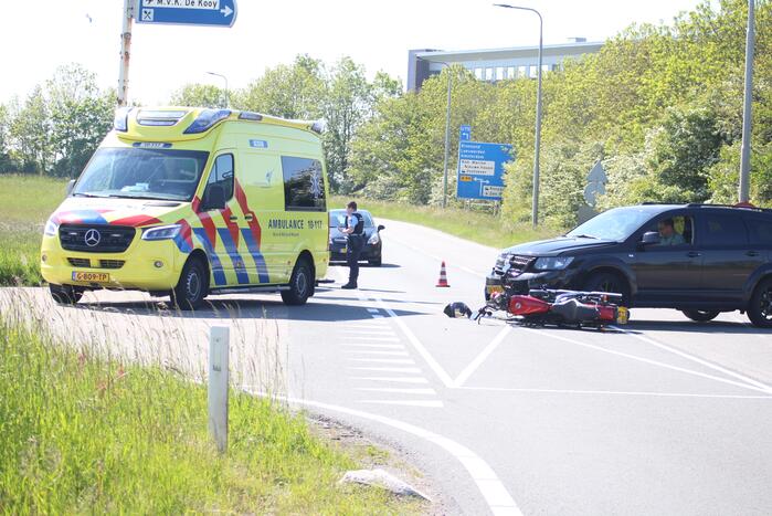 Ongeval tussen personenauto en motorrijder