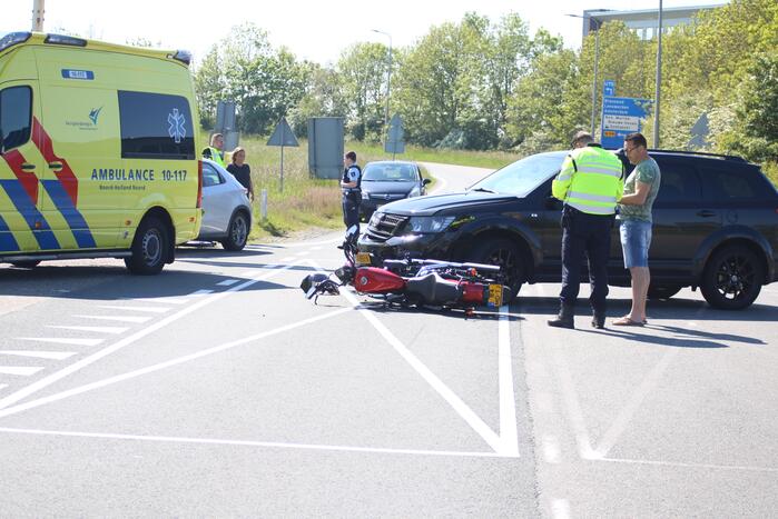 Ongeval tussen personenauto en motorrijder