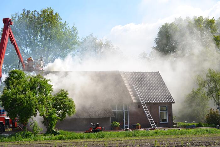 Grote brand in woonboerderij