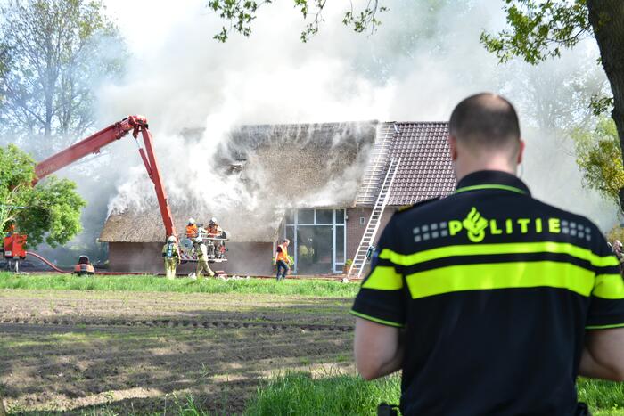 Grote brand in woonboerderij