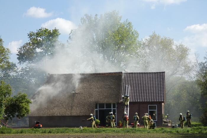 Grote brand in woonboerderij