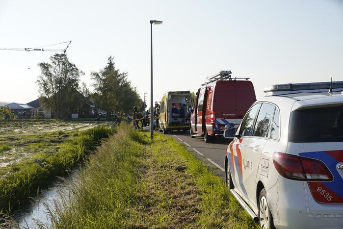 Zwaargewonde bij ongeval met auto in sloot