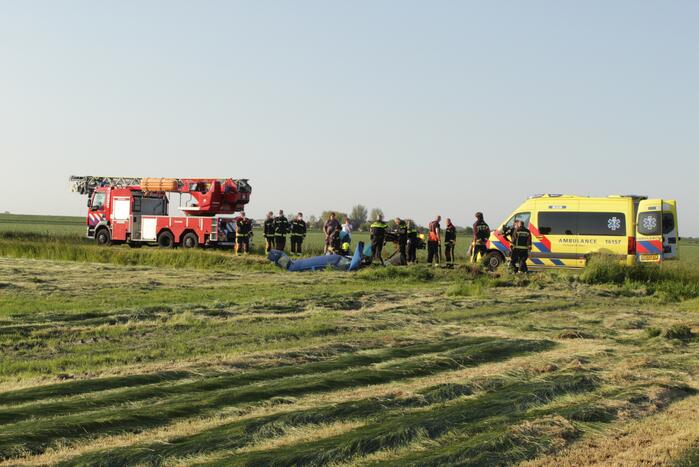 Zwaargewonde bij ongeval met auto in sloot