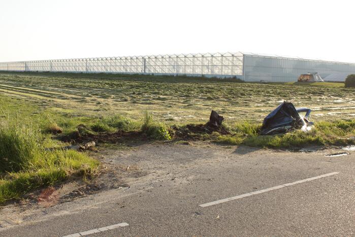 Zwaargewonde bij ongeval met auto in sloot